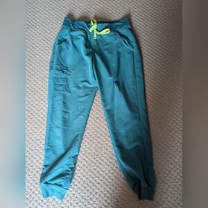 figs medium size joggers (regular waist)